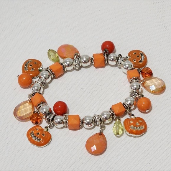 Fall Halloween pumpkin charm bracelet new - Picture 2 of 6